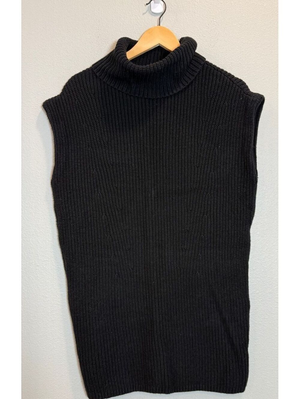 Abercrombie & Fitch Turtleneck Sweater Vest - Women's Large